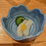 酒肴日和 アテニヨル 清明北一西三 - お通し「たこ頭の酢味噌あえ」