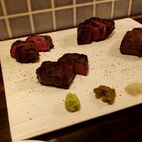 アカミヤコウシ - 左からランプ、左下シンシン、右上いちぼ、右下ヒレ