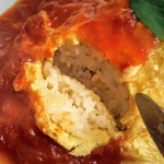 ビストロ・ぽわぶる - 中はチキンライスではなく白米！卵とソースの存在がしっかりしてるので物足りなさはありません！