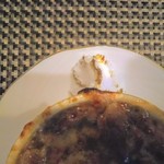 ビストロ・ぽわぶる - オニオングラタンスープの器の奥に置いてあった盛り塩？これが燃えてました！