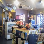 ビストロ・ぽわぶる - 町の洋食屋の雰囲気もあります。