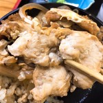 おそば さか本 - 鶏肉拡大