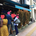 ナポリスタカ - 外観:本場の方も並んでました