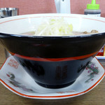 中華そば 壇 - 「煮干しあっさり」底面が狭く深めの円錐型の器