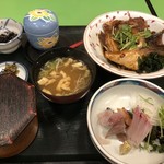 末広 - あらだき定食