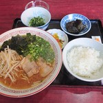 母城 - 2019年10月　みそラーメン定食（700円）