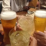 ヒロ ムネトモ - 乾杯。