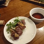 ヒロ ムネトモ - ミディアム。