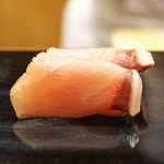 日本橋蛎殻町 すぎた - 噴火湾の鰤のづけ　辛子で