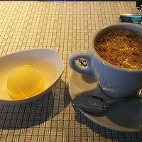 鉄板焼 たまゆら - デザートのシャーベットとコーヒーになります