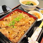 キッチン　ほおずき - ボリューム満点、豚生姜焼き丼　\650