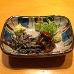 神山 - 牛すじ肉の蕎麦湯炊きの薬味