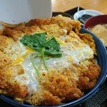 Nomimeshiya Ippuku - 上カツ丼。衣が硬めだがタレが染みて美味い。