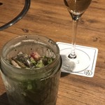 焼肉 うしみつ - うしみつビューティーサラダ
      〜シャンパンビネガーとザクロのドレッシング〜