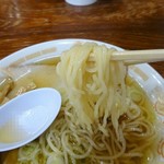 マルミ・サンライズ食堂 - あっさりラーメンの麺は細縮れです