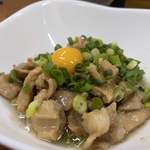 スタミナ苑 - 牛煮込み＋ウズラ