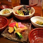 Izakaya Isaribi - 揚げ出汁豆腐とお新香盛り