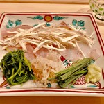 はらまさ - お刺身の上に 割いた松茸がたっぷり(//∇//)