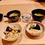 はらまさ - 松茸ご飯、お味噌汁、おつけもの