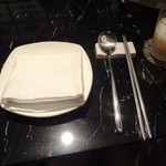 韓国料理 宮 - テーブルセッティング