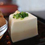 イザカヤ リビングルーム - 冷奴