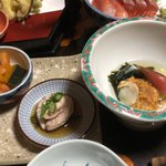 斉北荘 - 何の白子なんだろう？右はさっぱりとした酢の物。