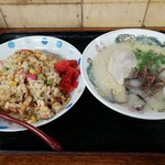 Dai mou - チャーハン定食です。(2019年9月)