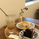 KOTORI BAKE - 無花果のロールケーキ、ショコラケーキ、ジンジャーエール