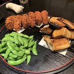 Izakaya Nihonichi Betsuentei - コロッケ&ホッケ&えだまめ