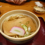 杵屋 - 大きなお揚げのきつねうどん