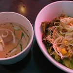 Notthivago - スープとサラダ