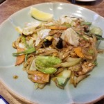 リム ロス タイ - ～リムロスタイ～
      タイ風しょう油焼きそば(パッシーユー)