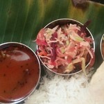 南インド料理店 ボーディセナ - 左がラッサム　右が野菜