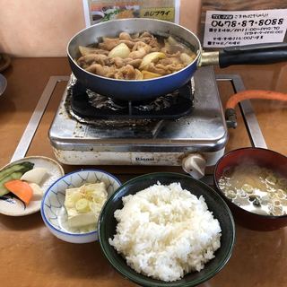 又兵衛 - 料理写真:モツ鍋定食　ご飯お代わり自由