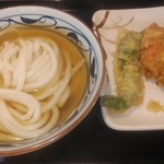 丸亀製麺 - かけうどん大・スパイシーかしわ・万願寺トウガラシ天