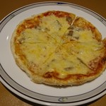 レストラン ヴィーノ - マッシュルームピザ