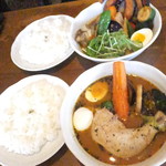 札幌スープカレー専門店エスパーイトウ - ランチ　エスパーの畑　１１３０円（税込）とランチ　エスパーの煮込みレッグ　１０５０円（税込）【２０１７年５月】