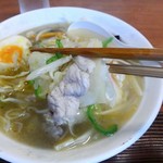 岡田屋製麺所 - 肉と野菜