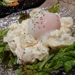 yuniba-sarukurafutojapan - とろっと温泉卵とクリームチーズのポテトサラダ