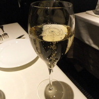 モノリス - シャンパン（Henriot Brut Souverain）1,575円