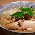 自家製麺 MENSHO TOKYO - ラム煮干中華そば（味玉）@税込890円