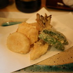 季節料理 よし野 - ホタテの天ぷら