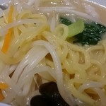丸源ラーメン - どどアップ。