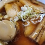 中華そば 白壁 あおい  - 焼豚そば900円+熟味付玉子100円