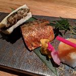 Sanchokuaozakanasemmonikebukuromikuriya - きんぴら焼鯖サンド、八戸産銀鯖藻塩焼