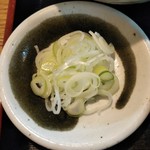 亀八庵 - 薬味(長葱の小口切り)
