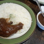 Kurokku - 骨付きチキンカレー　辛さ普通　９３０円　＋　大盛　１５０円