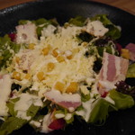 地鶏の鶏膳 - チーズたっぷりシーザーサラダ