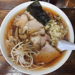 三憩園 - 料理写真:2019年9月　チャーシューワンタンメン　1250円