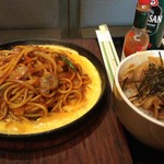 みどり食堂 - 料理写真:イタスパとミニ丼のランチ、ミニ丼は焼肉丼です。